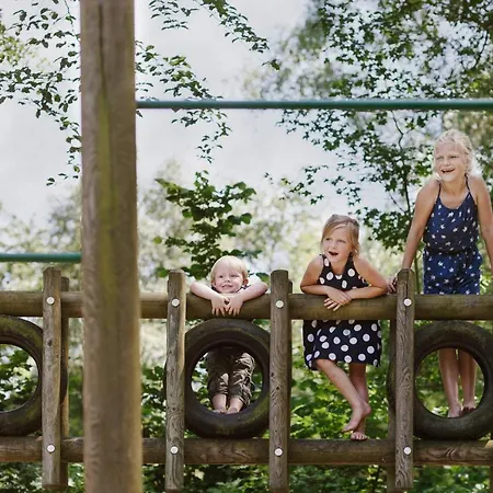 假日公园 Dierenbos 3*